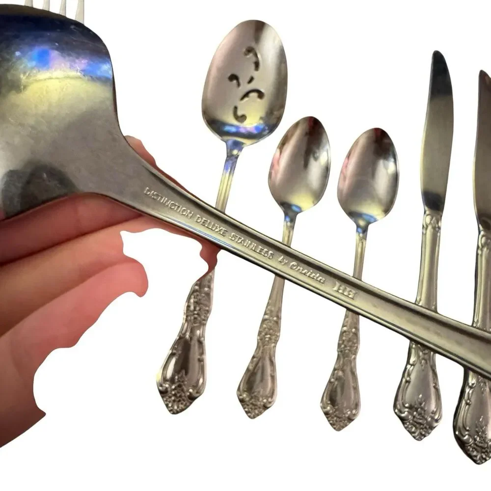 11 Piece Oneida Distinction Deluxe HH Kennett Square Stainless‎ Flatware hostess